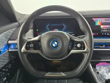 2023 BMW i7 с пробегом 54 879 км