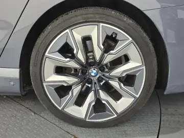 2023 BMW i7 с пробегом 54 879 км