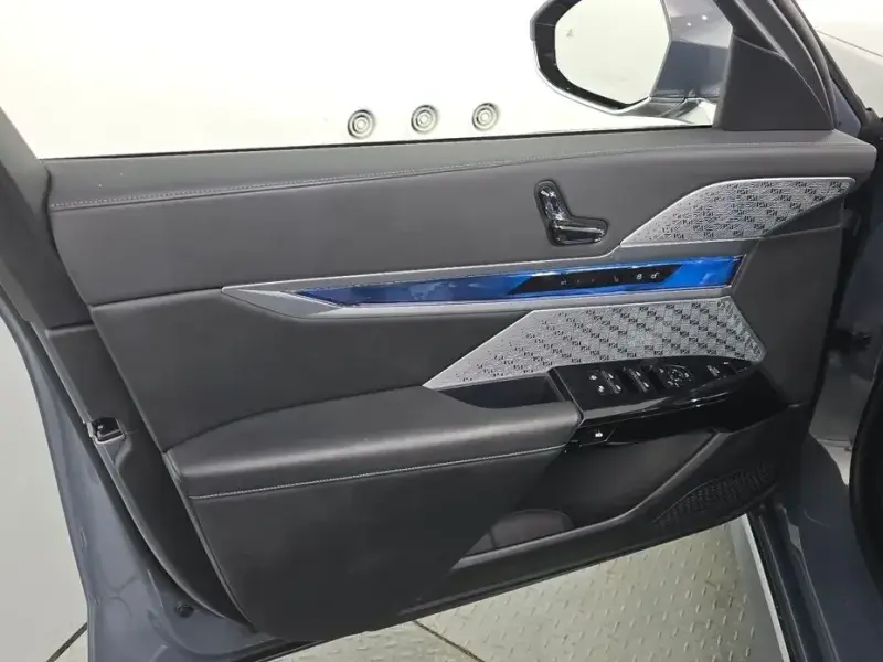 2023 BMW i7 с пробегом 54 879 км