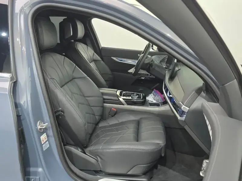 2023 BMW i7 с пробегом 54 879 км