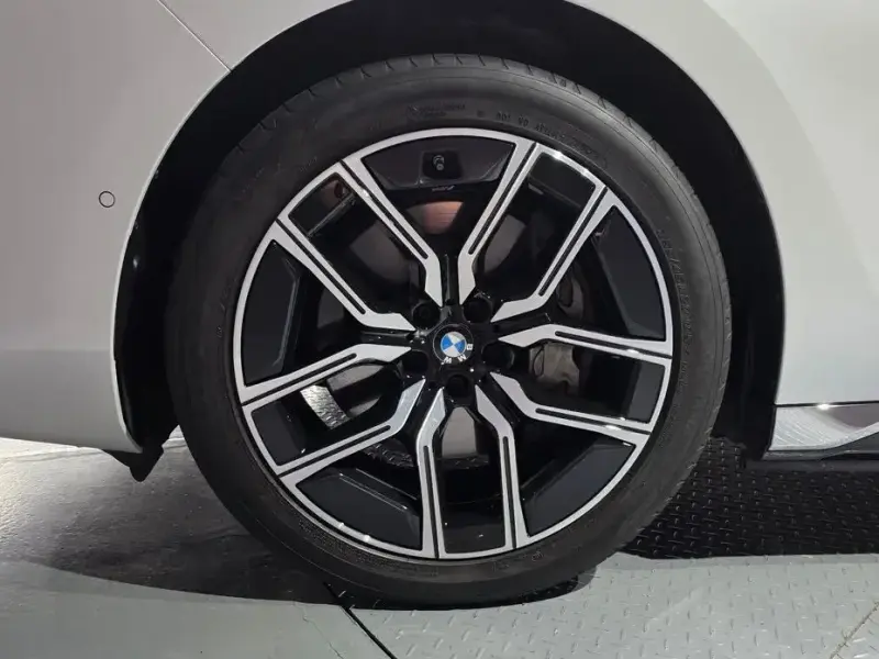 2024 BMW i7 с пробегом 26 587 км