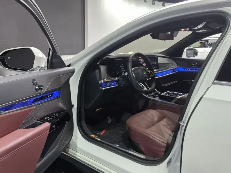2024 BMW i7 с пробегом 26 587 км