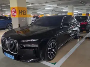 2024 BMW i7 с пробегом 26 471 км