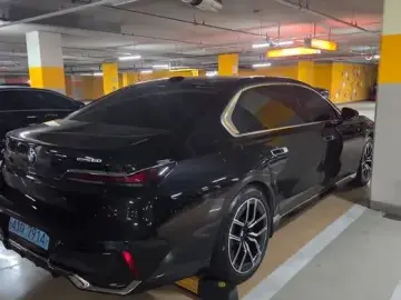 2024 BMW i7 с пробегом 26 471 км