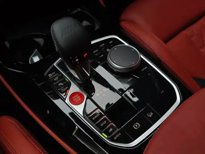 2025 BMW X5 M с пробегом 4 498 км