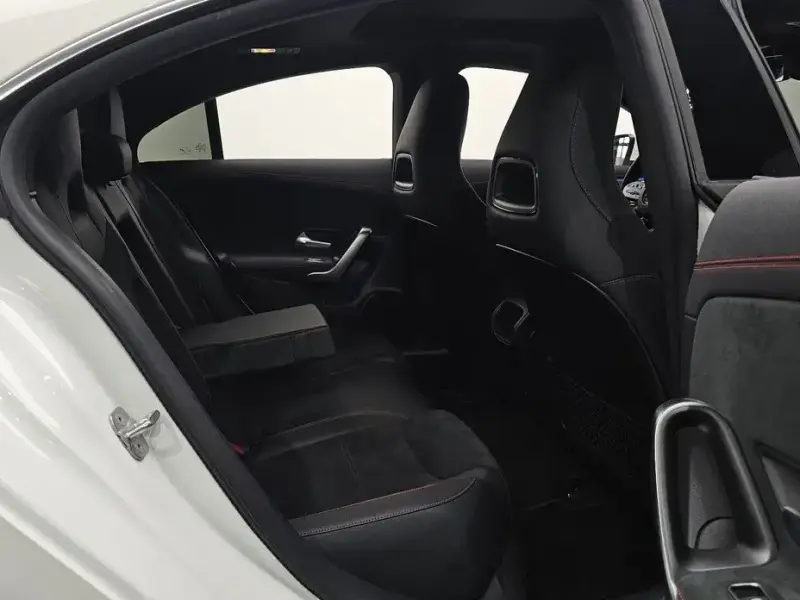 2023 Mercedes-Benz CLA с пробегом 18 836 км