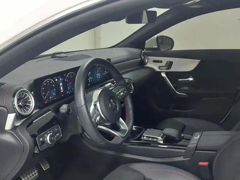 2023 Mercedes-Benz CLA с пробегом 33 737 км