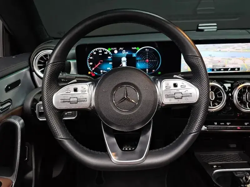 2021 Mercedes-Benz CLA с пробегом 17 996 км