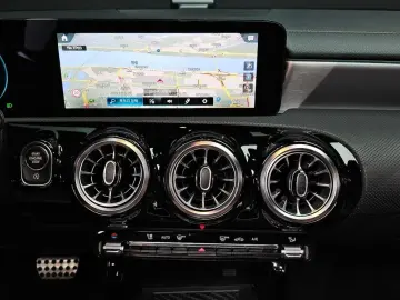 2021 Mercedes-Benz CLA с пробегом 17 996 км