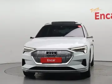 2021 Audi e-tron с пробегом 65 216 км