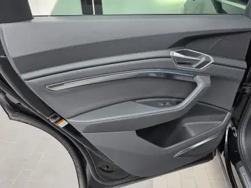 2021 Audi e-tron с пробегом 86 203 км
