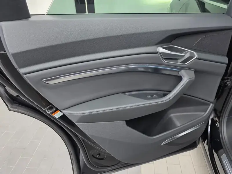 2021 Audi e-tron с пробегом 86 203 км