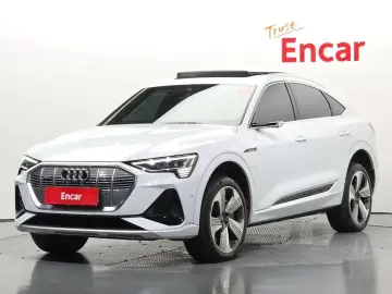 2022 Audi e-tron с пробегом 67 769 км