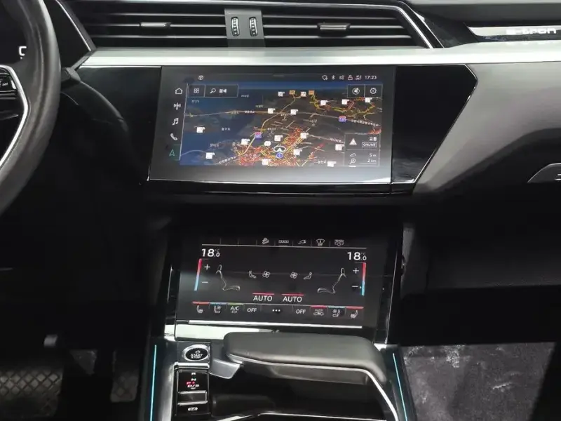 2022 Audi e-tron с пробегом 67 769 км