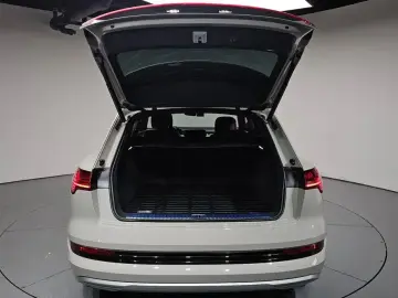 2020 Audi e-tron с пробегом 37 096 км