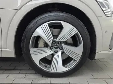 2022 Audi e-tron с пробегом 55 108 км
