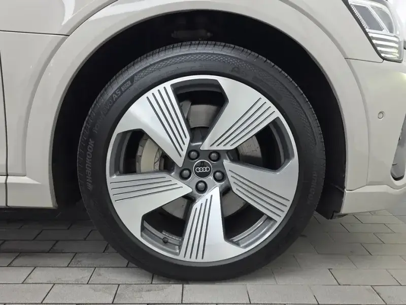 2022 Audi e-tron с пробегом 55 108 км