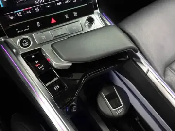 2023 Audi e-tron с пробегом 42 173 км