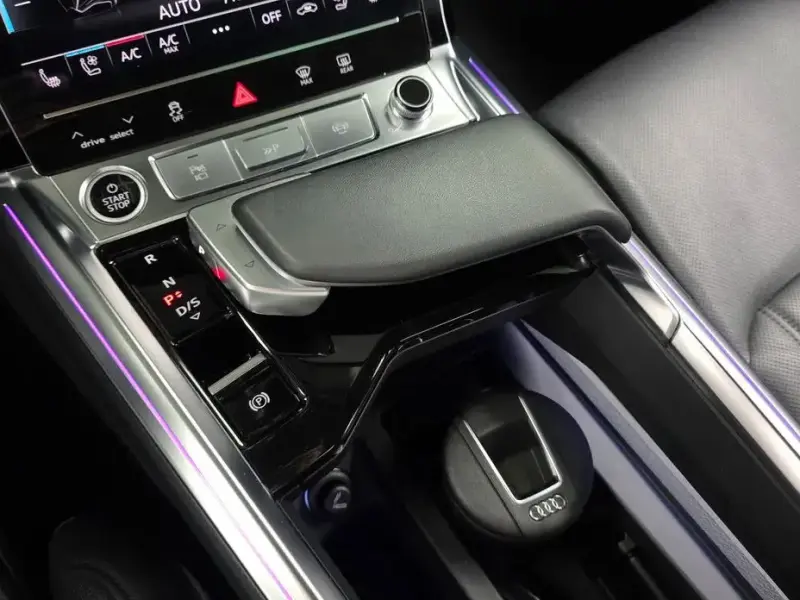 2023 Audi e-tron с пробегом 42 173 км