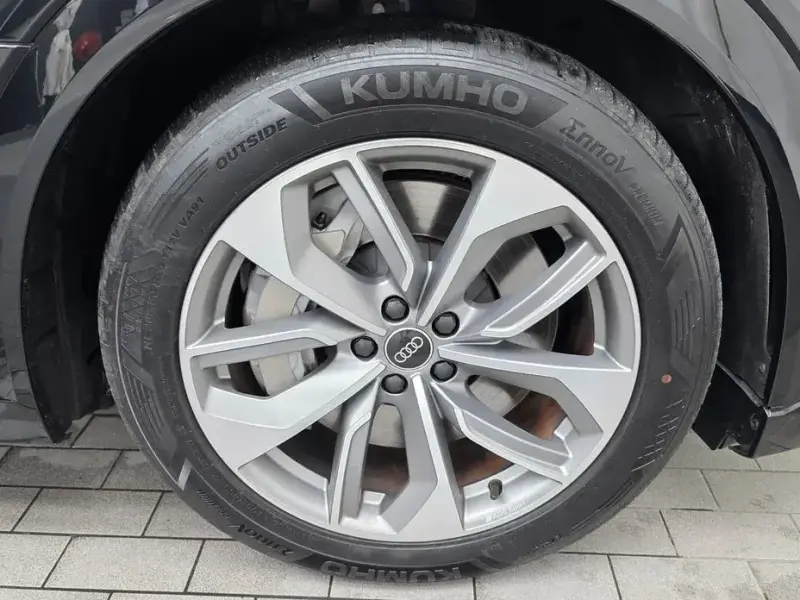 2023 Audi e-tron с пробегом 42 173 км