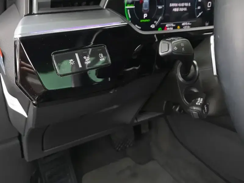 2023 Audi e-tron с пробегом 42 173 км