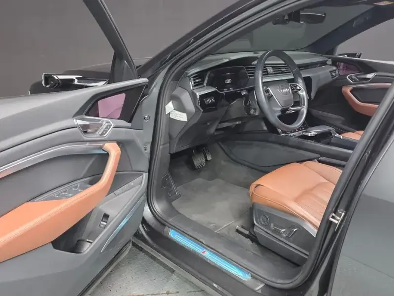 2021 Audi e-tron с пробегом 148 197 км
