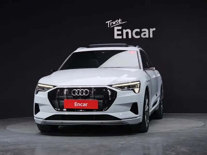 2021 Audi e-tron с пробегом 91 832 км
