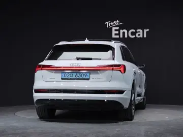 2021 Audi e-tron с пробегом 91 832 км