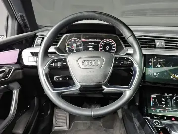2021 Audi e-tron с пробегом 91 832 км