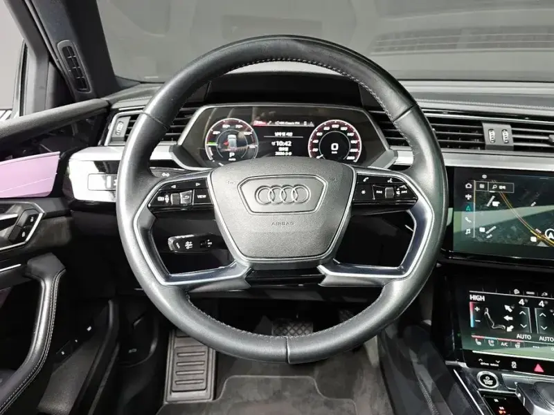 2021 Audi e-tron с пробегом 91 832 км