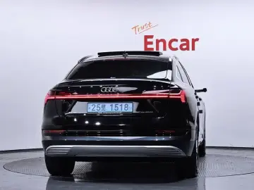 2021 Audi e-tron с пробегом 56 501 км
