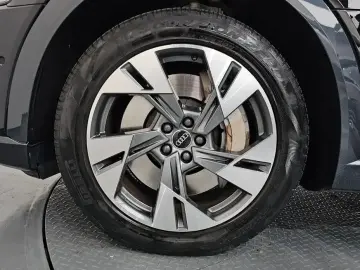 2021 Audi e-tron с пробегом 56 501 км