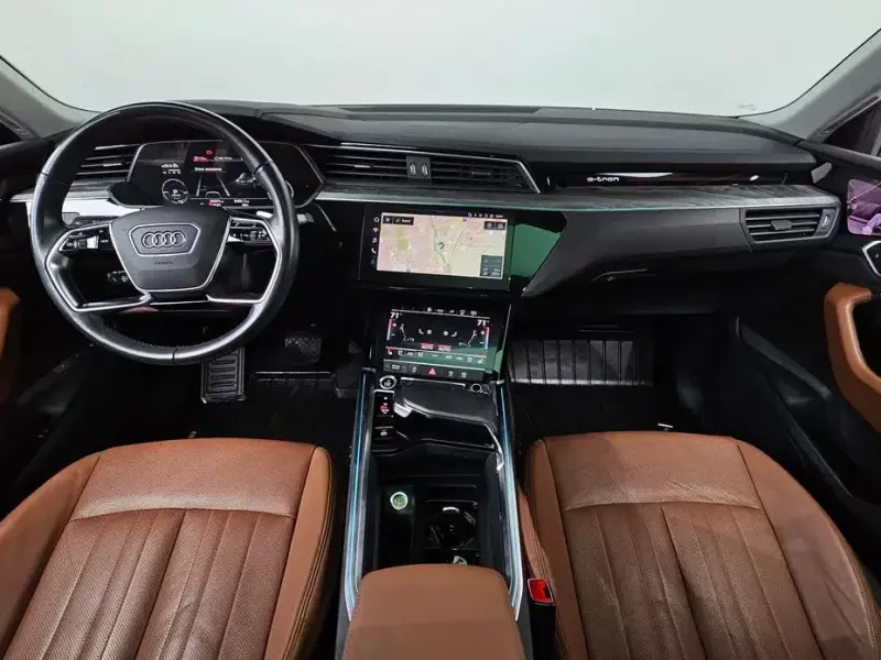 2021 Audi e-tron с пробегом 56 501 км