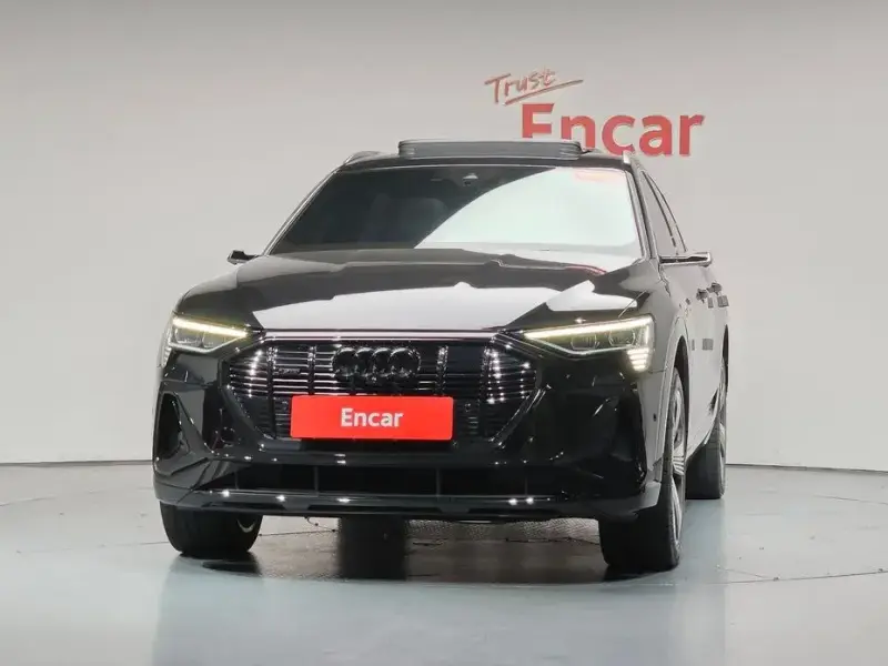 2023 Audi e-tron с пробегом 31 343 км