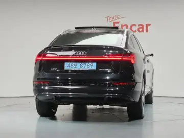 2023 Audi e-tron с пробегом 31 343 км