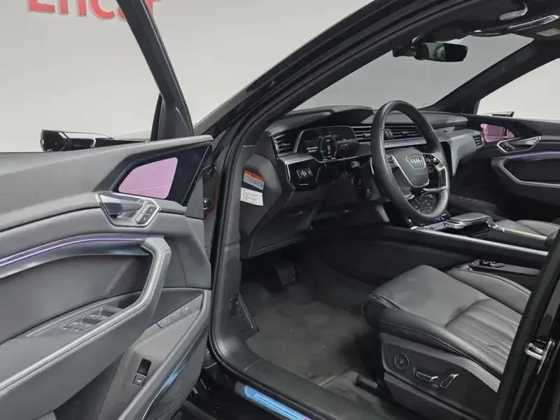 2023 Audi e-tron с пробегом 31 343 км