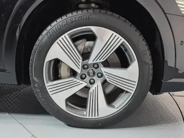 2023 Audi e-tron с пробегом 31 343 км
