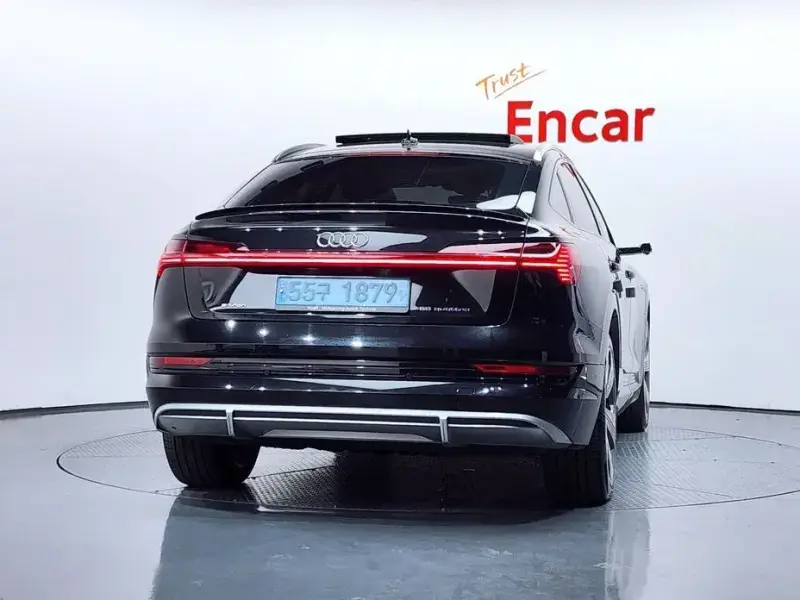 2021 Audi e-tron с пробегом 141 496 км