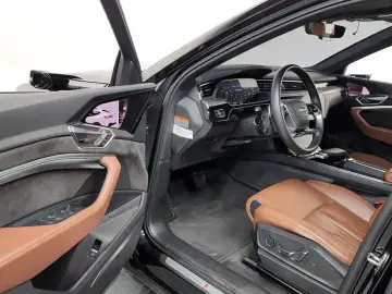 2021 Audi e-tron с пробегом 141 496 км