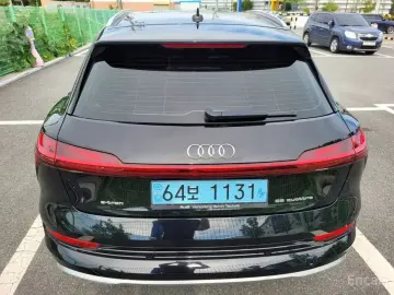 2020 Audi e-tron с пробегом 142 000 км