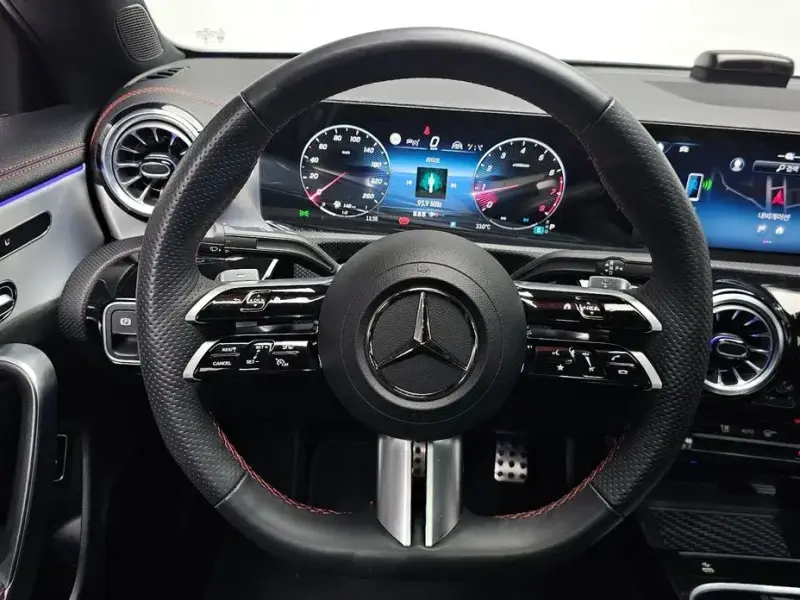 2025 Mercedes-Benz CLA с пробегом 13 995 км