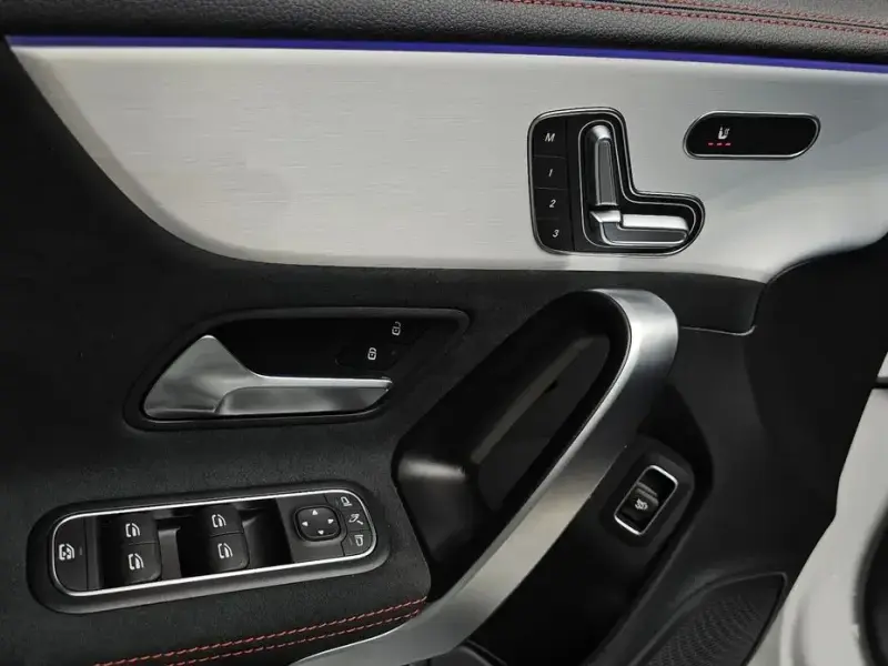 2025 Mercedes-Benz CLA с пробегом 13 995 км