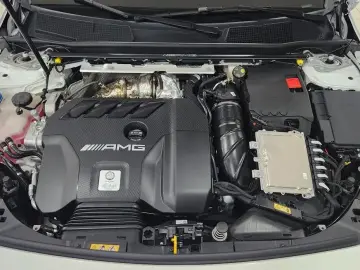 2025 Mercedes-Benz CLA с пробегом 400 км