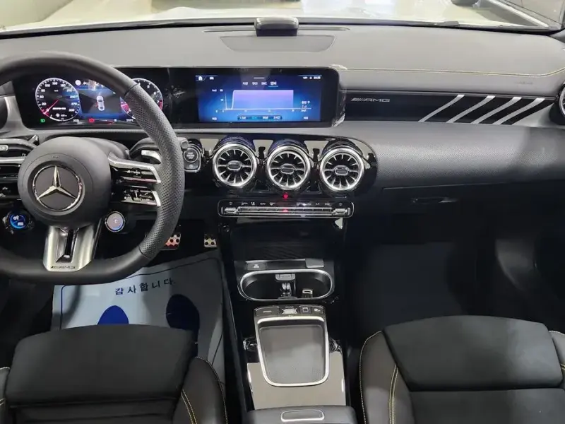 2025 Mercedes-Benz CLA с пробегом 400 км