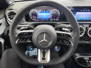 2025 Mercedes-Benz CLA с пробегом 400 км