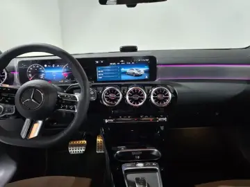 2025 Mercedes-Benz CLA с пробегом 596 км