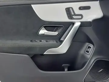 2025 Mercedes-Benz CLA с пробегом 15 км