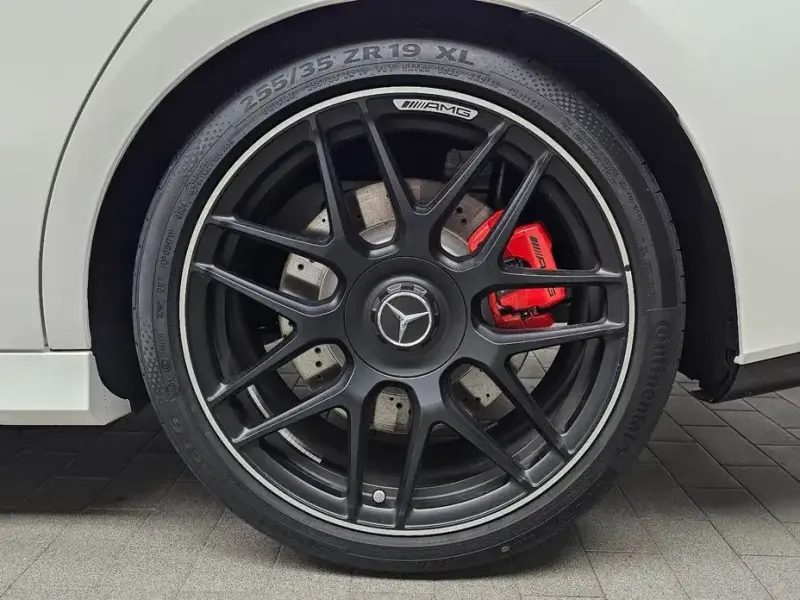 2025 Mercedes-Benz CLA с пробегом 2 585 км