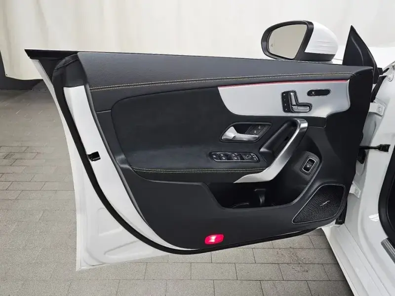 2025 Mercedes-Benz CLA с пробегом 2 585 км