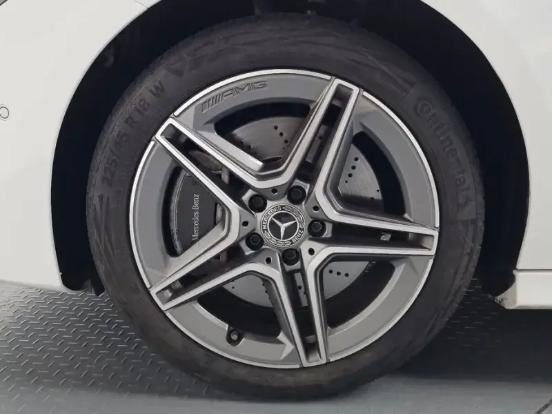 2025 Mercedes-Benz CLA с пробегом 13 995 км